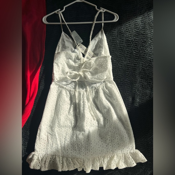 Mink Pink White Lace Dress - Picture 3 of 3